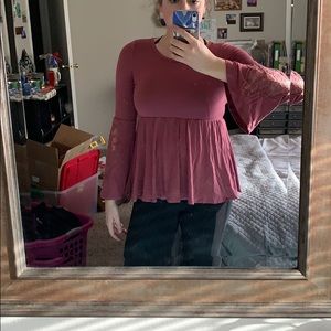 Mauve babydoll top with flowing sleeves!